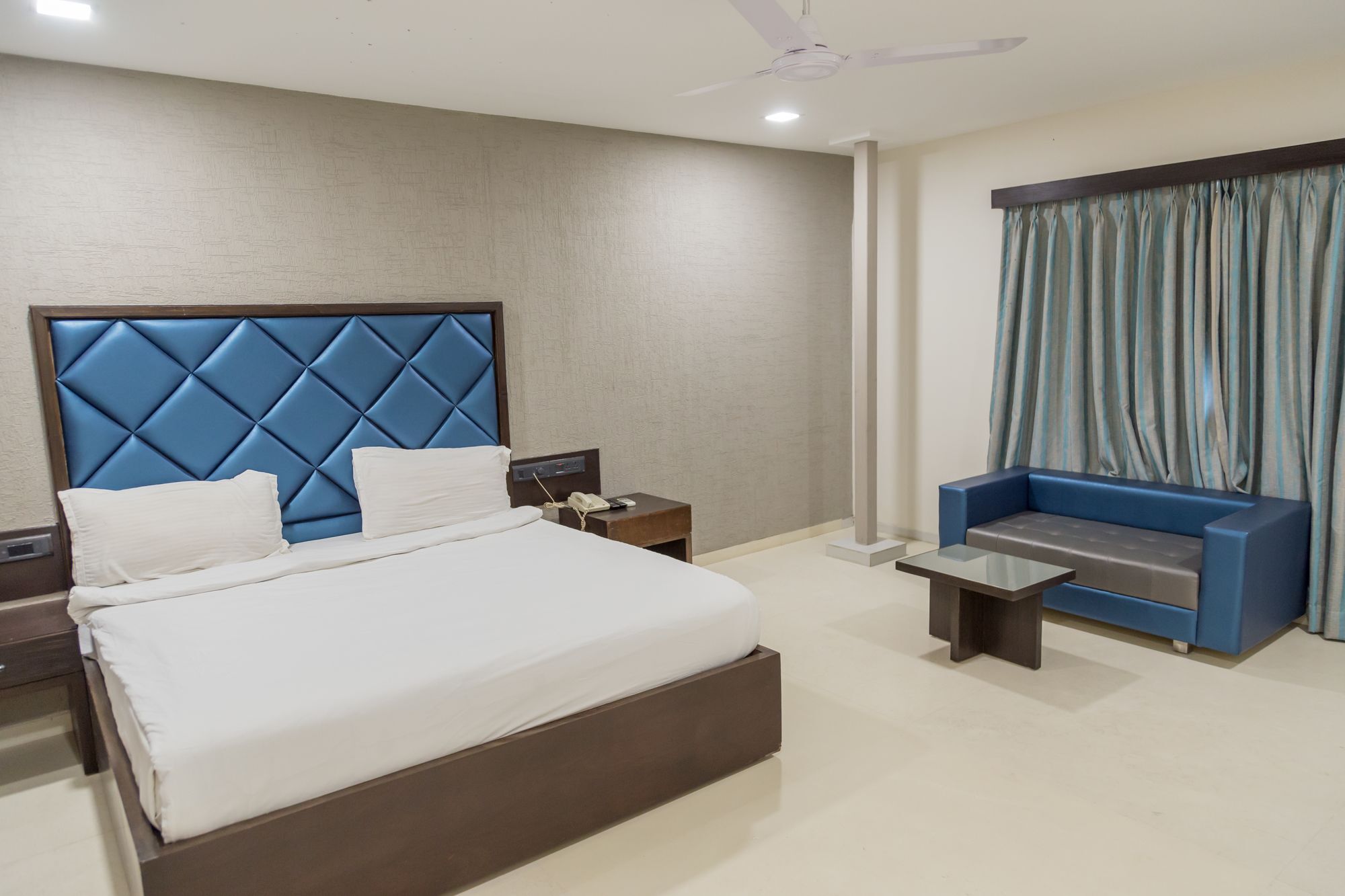 The Silver Leaf Hotel 아흐메다바드 외부 사진
