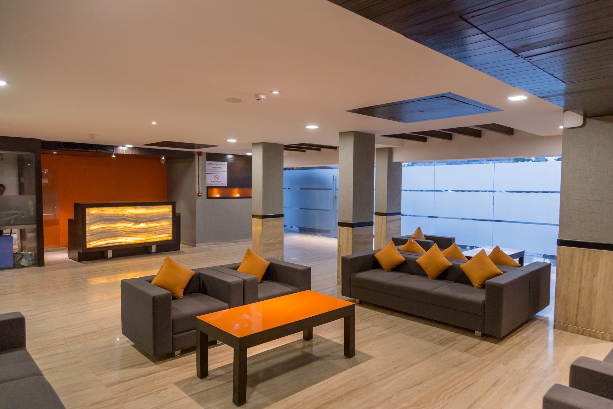 The Silver Leaf Hotel 아흐메다바드 외부 사진
